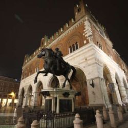 Piazza dei Cavalli e il Gotico - Piacenza