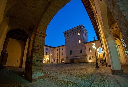 Cortemaggiore - visita al Piacentino